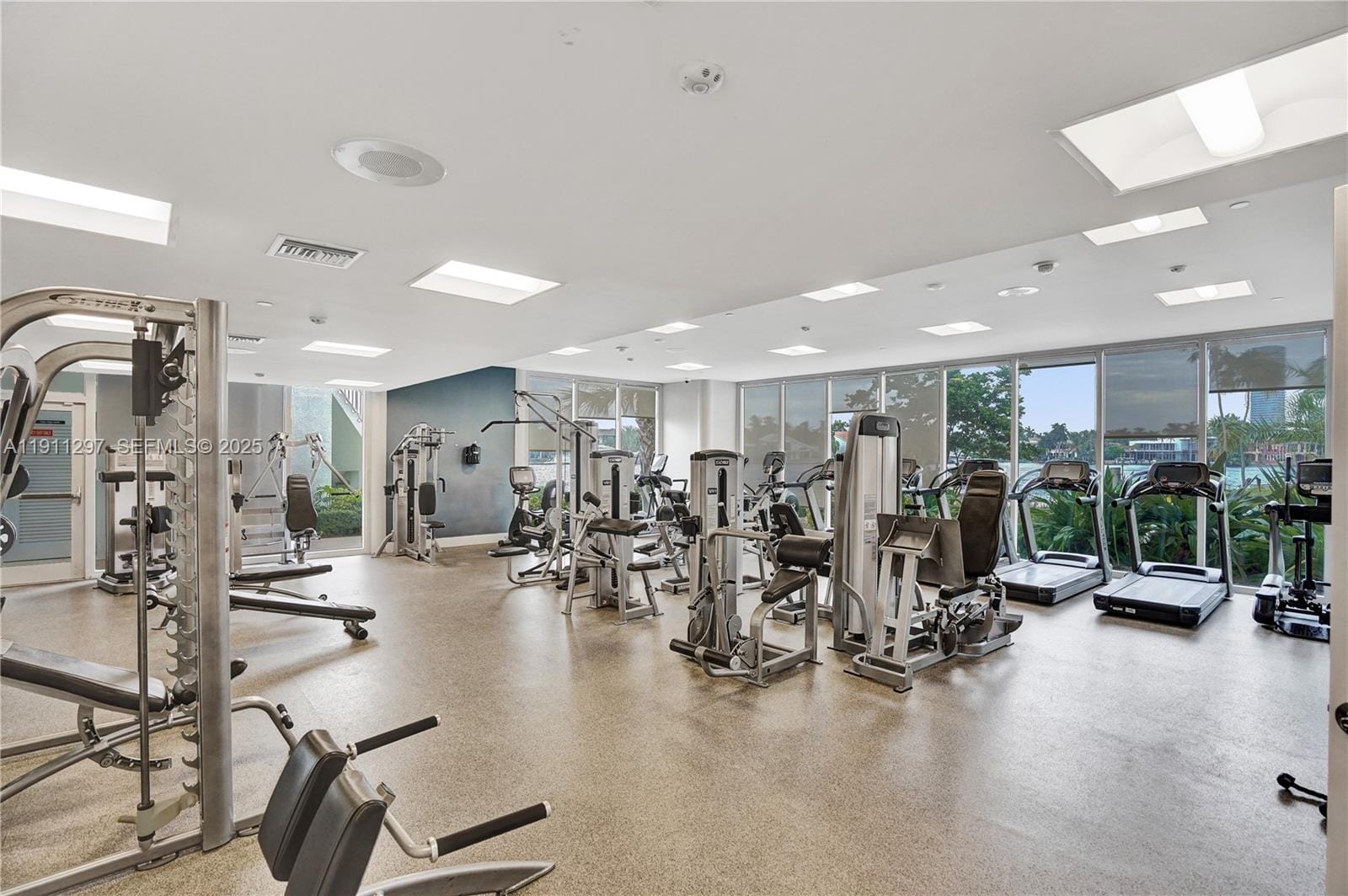 20281 E Country Club Drive 511, Aventura, FL 33180 photo 29