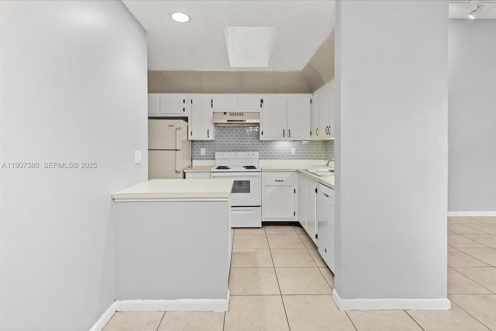 3502 Waterview Circle, Palm Springs, FL 33461 photo 12