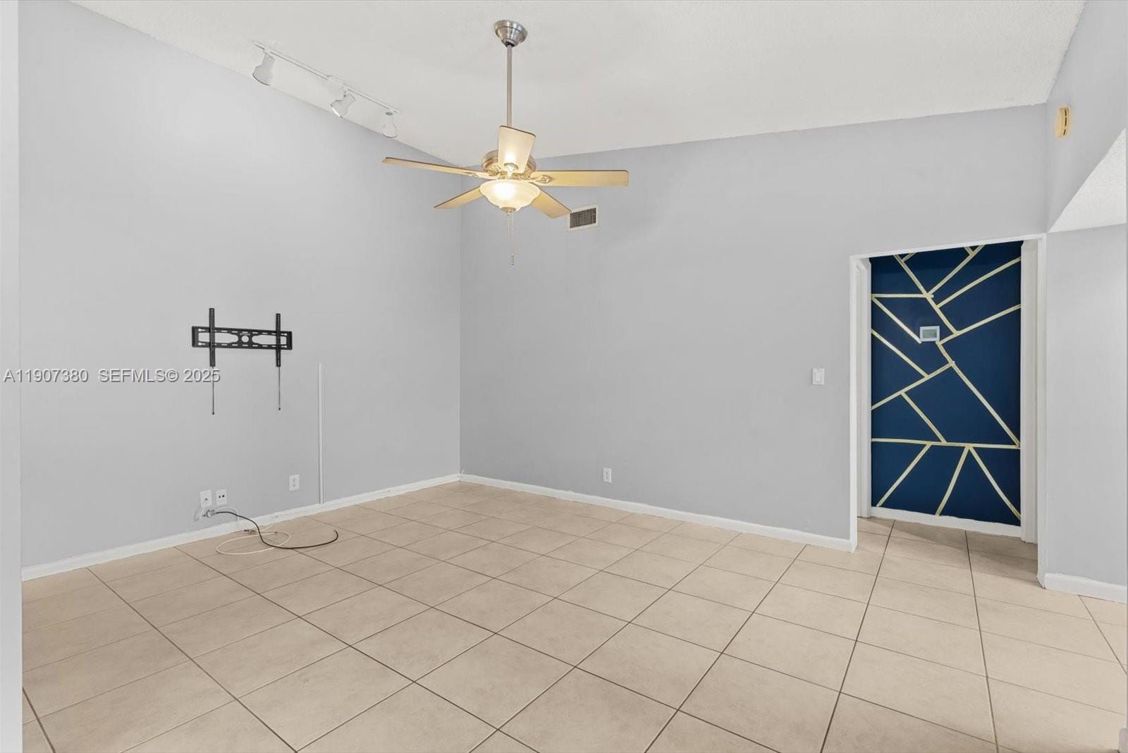 3502 Waterview Circle, Palm Springs, FL 33461 photo 7