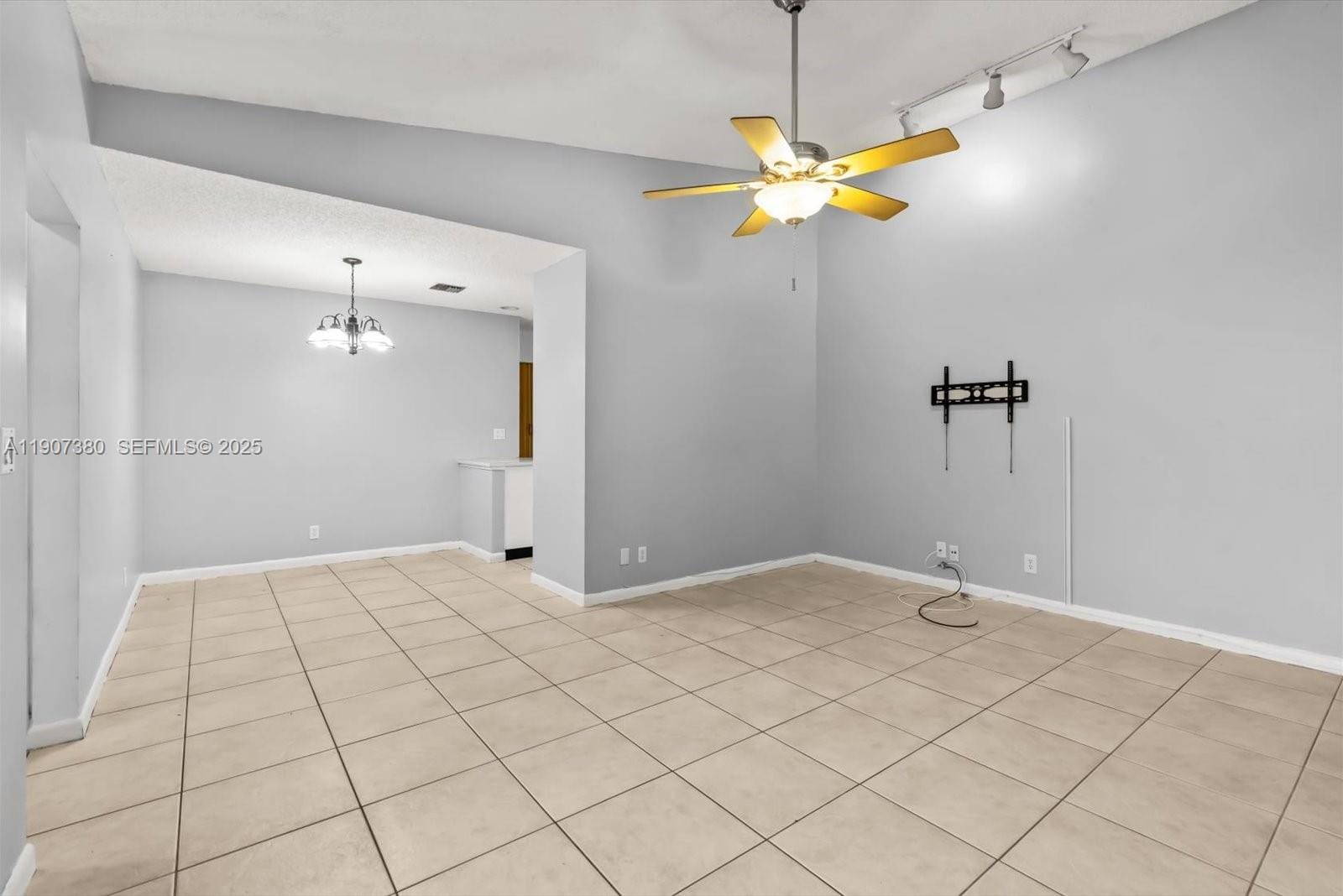 3502 Waterview Circle, Palm Springs, FL 33461 photo 9