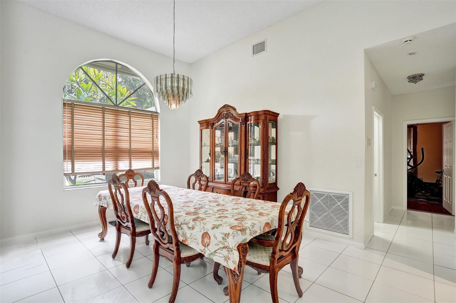6411 NW 41st Street — photo 10