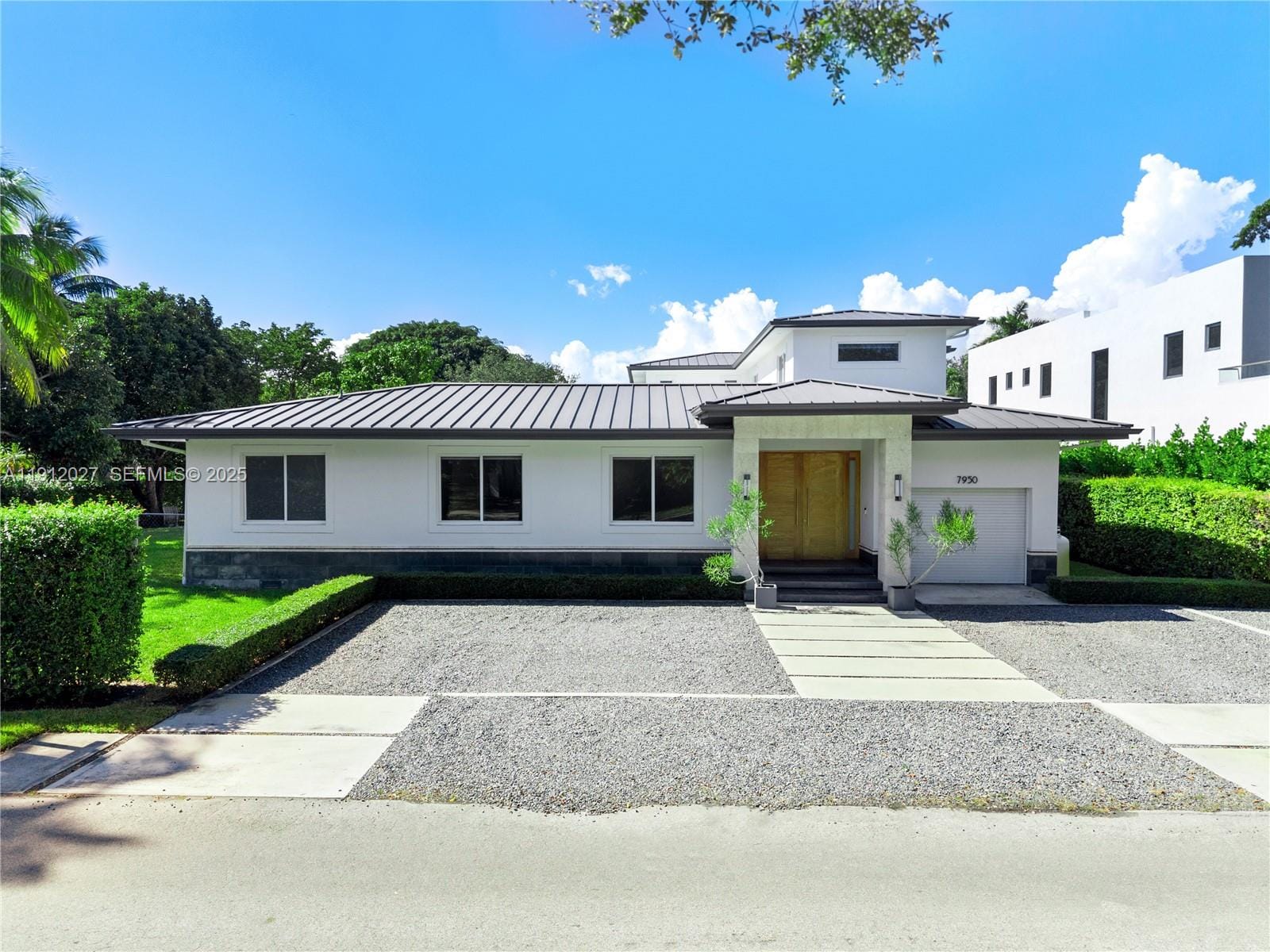 7950 SW 54th Avenue — photo 2