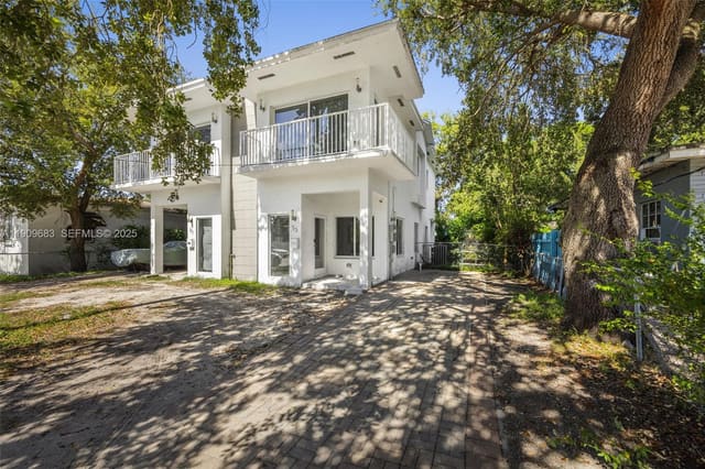 53 NW 68th Terrace, sold in Pramar, Miami, FL