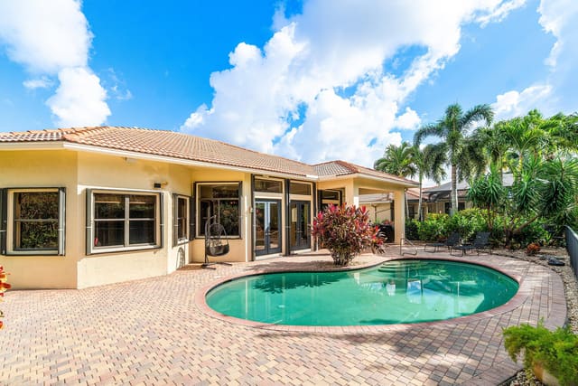 7001 Antinori Lane, sold in Tivoli Lakes, Boynton Beach, FL