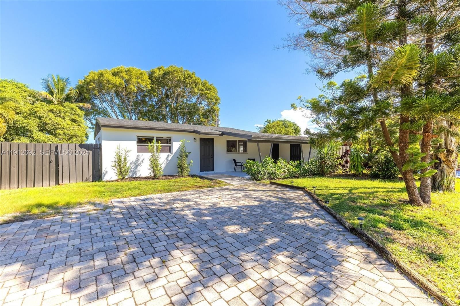 9148 Bamboo Drive, Palm Beach Gardens, FL 33410