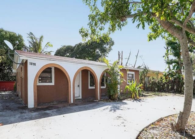 1830 NE 2nd Lane, sold in Rolling Green Ridge, Boynton Beach, FL