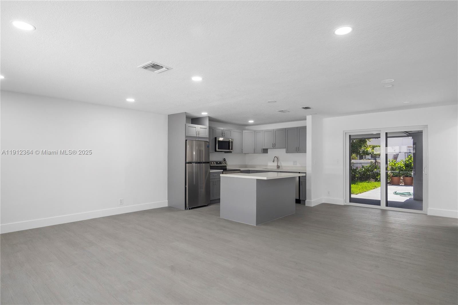 1750 NE 52nd Street — photo 6