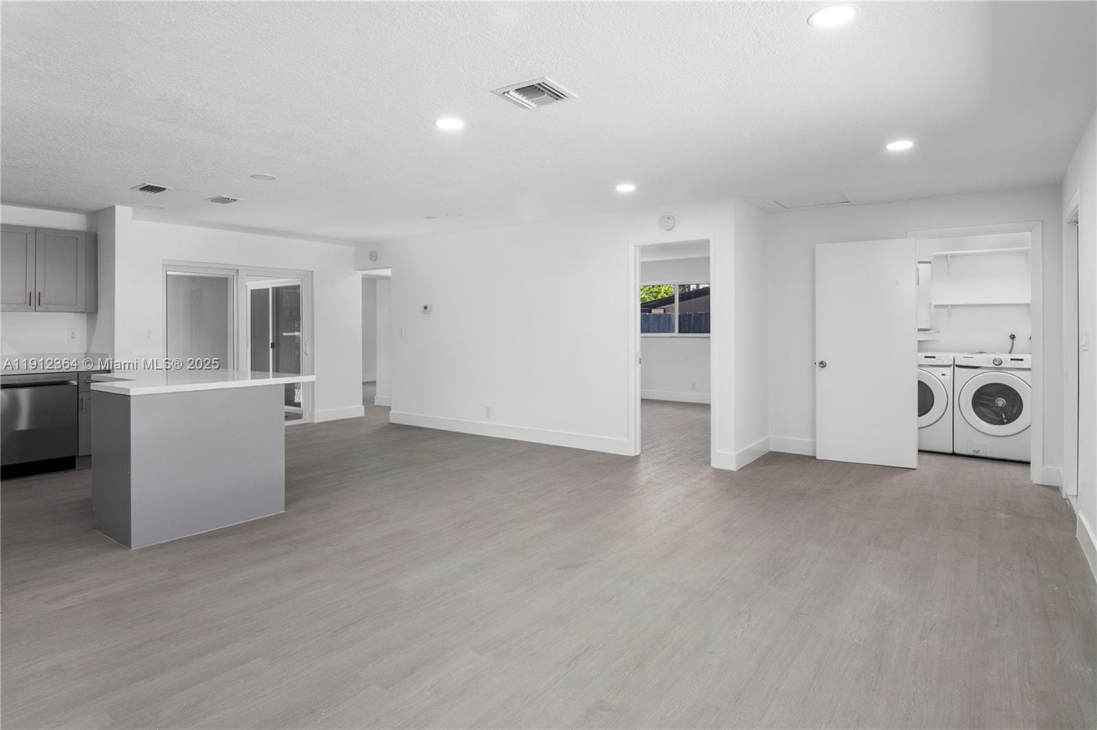 1750 NE 52nd Street — photo 7