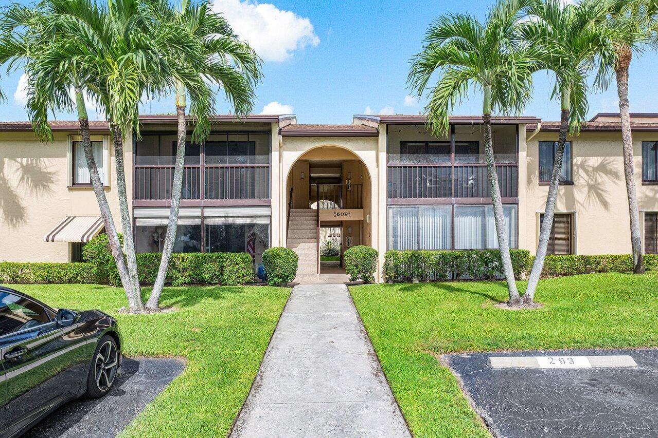 609 Sea Pine Way B2, Greenacres, FL 33415 photo 1