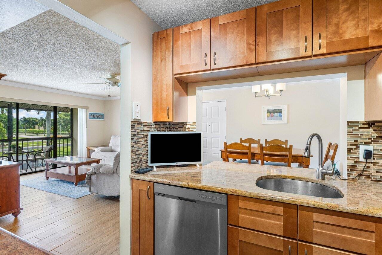 609 Sea Pine Way B2, Greenacres, FL 33415 photo 14