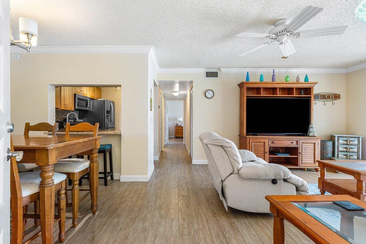609 Sea Pine Way B2, Greenacres, FL 33415 photo 5