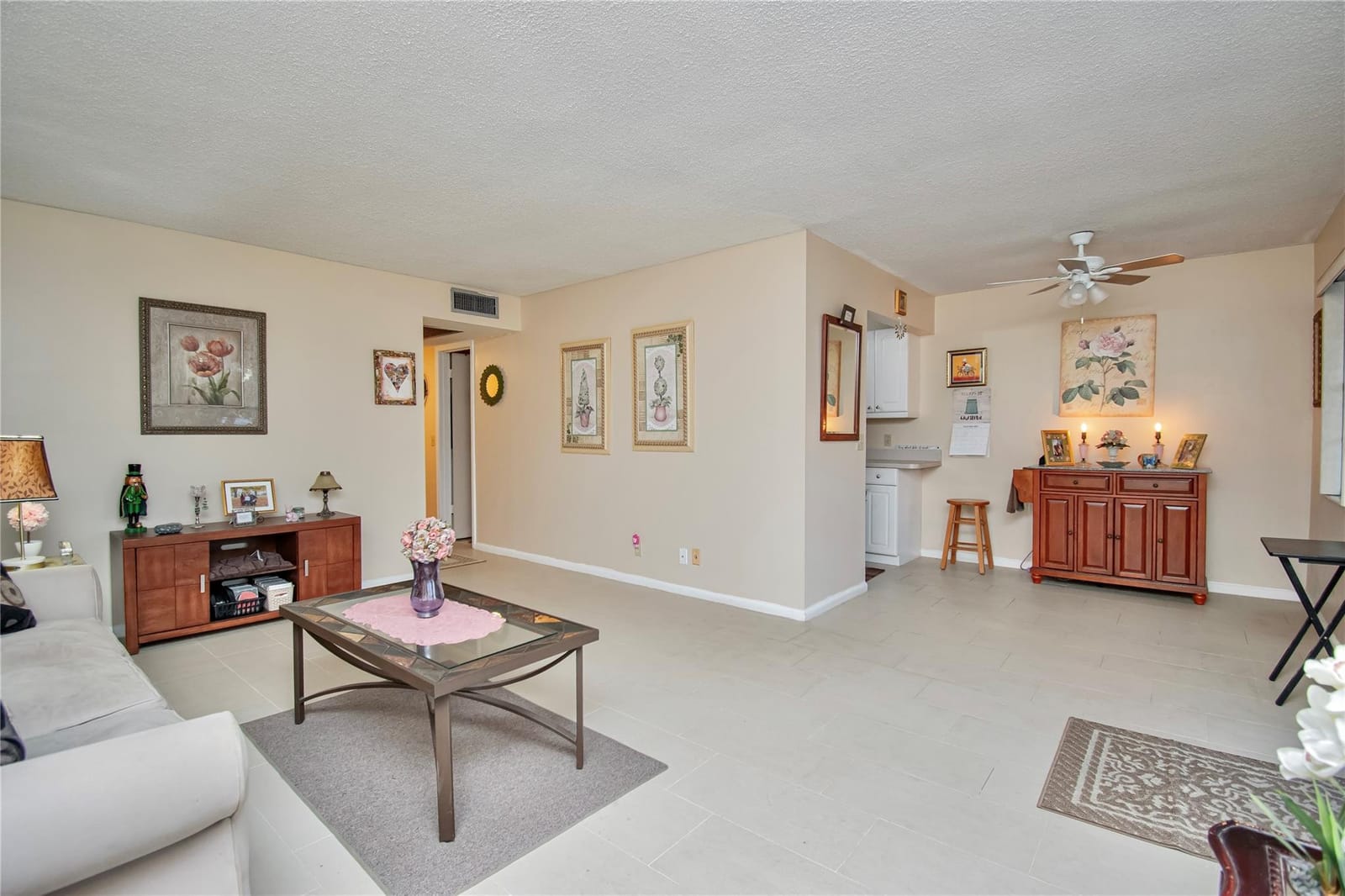 235 Kent 235 — photo 3