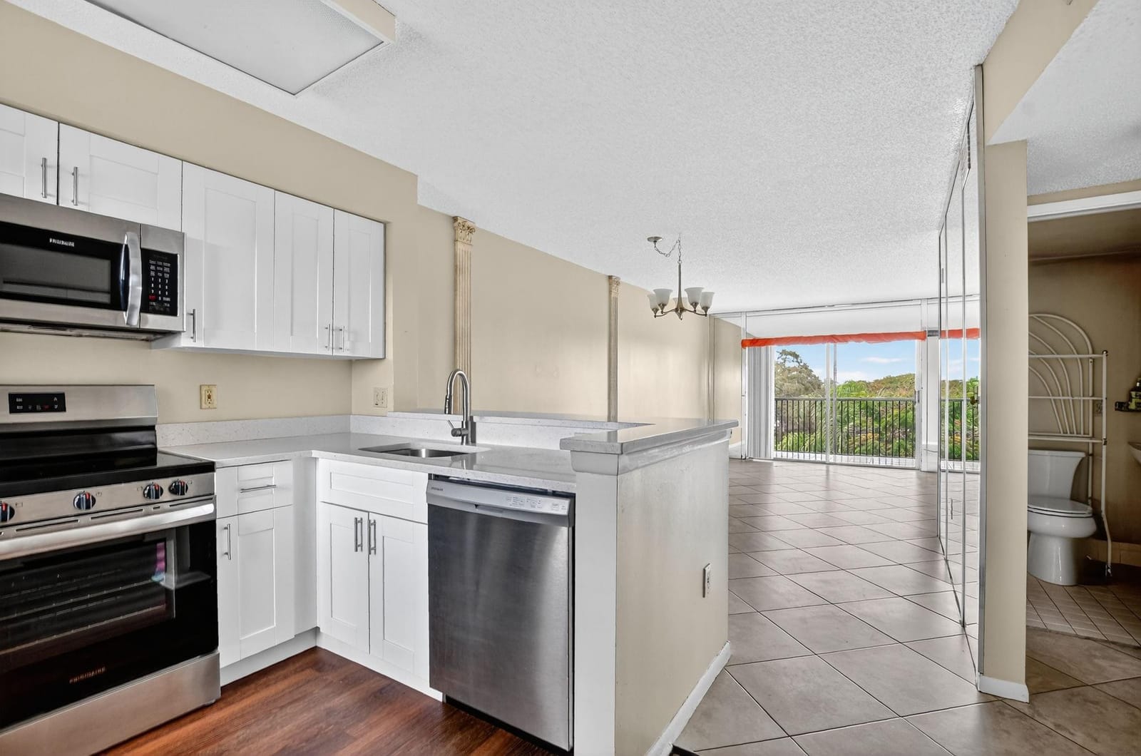 2236 N Cypress Bend Drive 508 — photo 3
