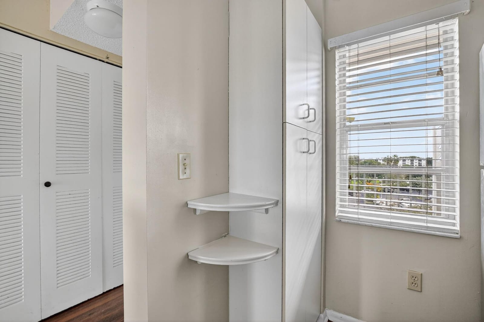 2236 N Cypress Bend Drive 508 — photo 8