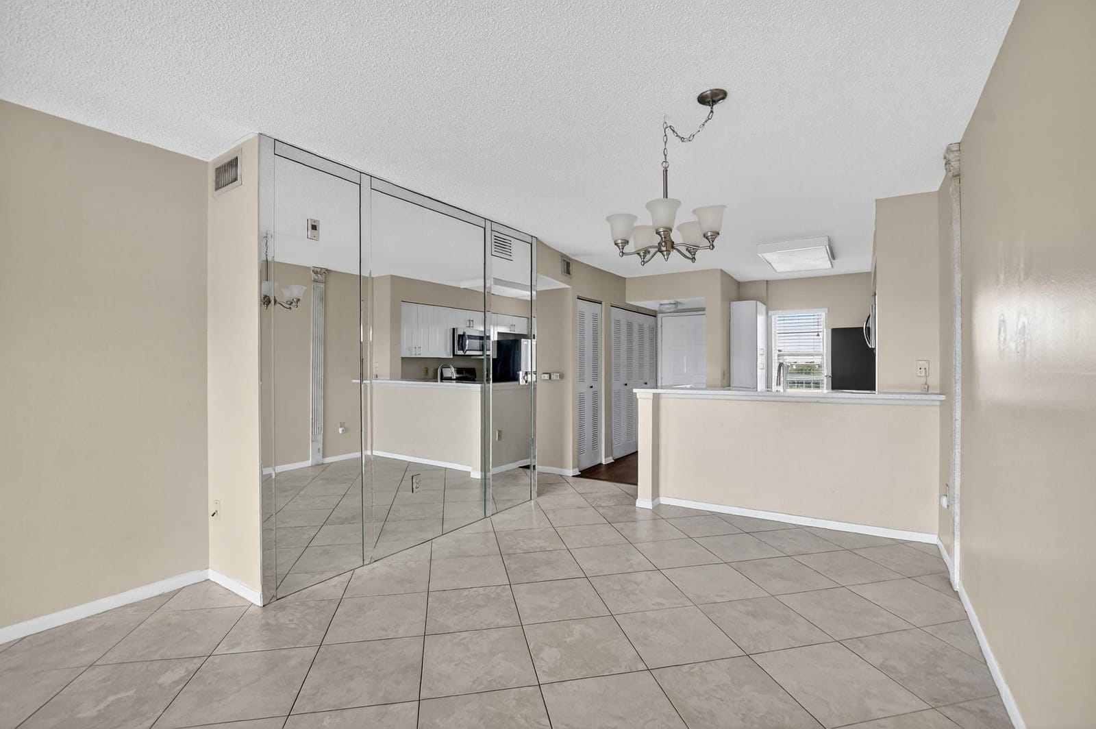 2236 N Cypress Bend Drive 508 — photo 9
