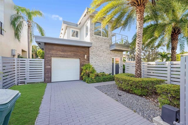 743 NE 17th Way, sold in Victoria Highlands, Fort Lauderdale, FL
