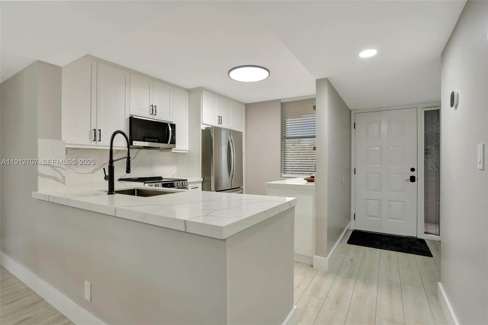 2660 N Carambola N Circle 305 — photo 2