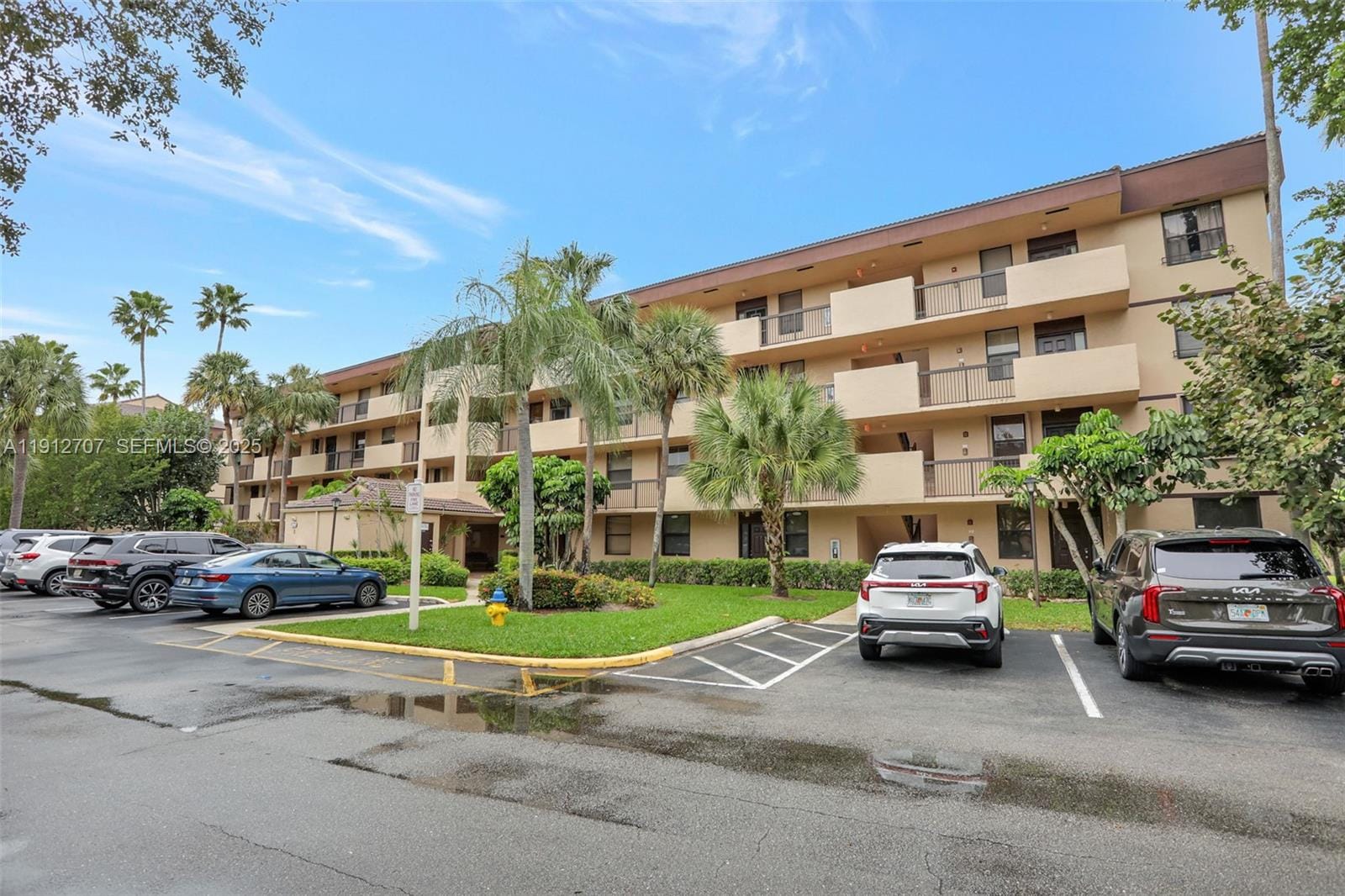 2660 N Carambola N Circle 305 — photo 6