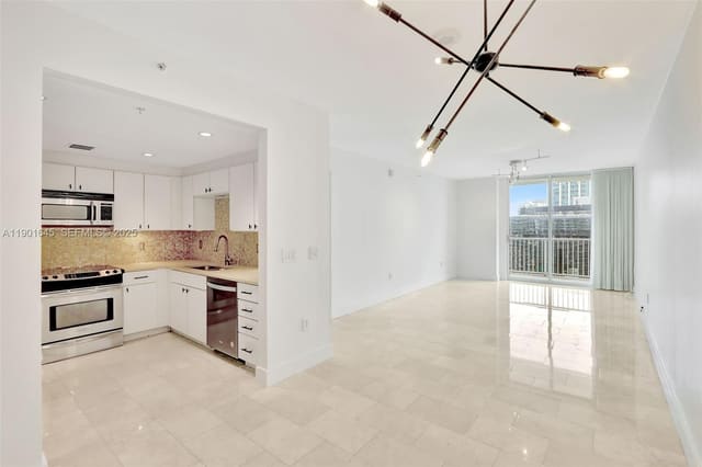 1250 S Miami Avenue 2206, sold in Vue At Brickell Condo, Miami, FL