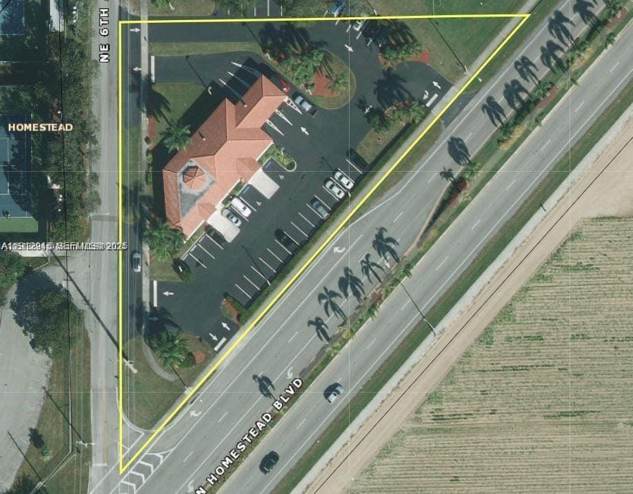 600 N Homestead Boulevard — photo 2