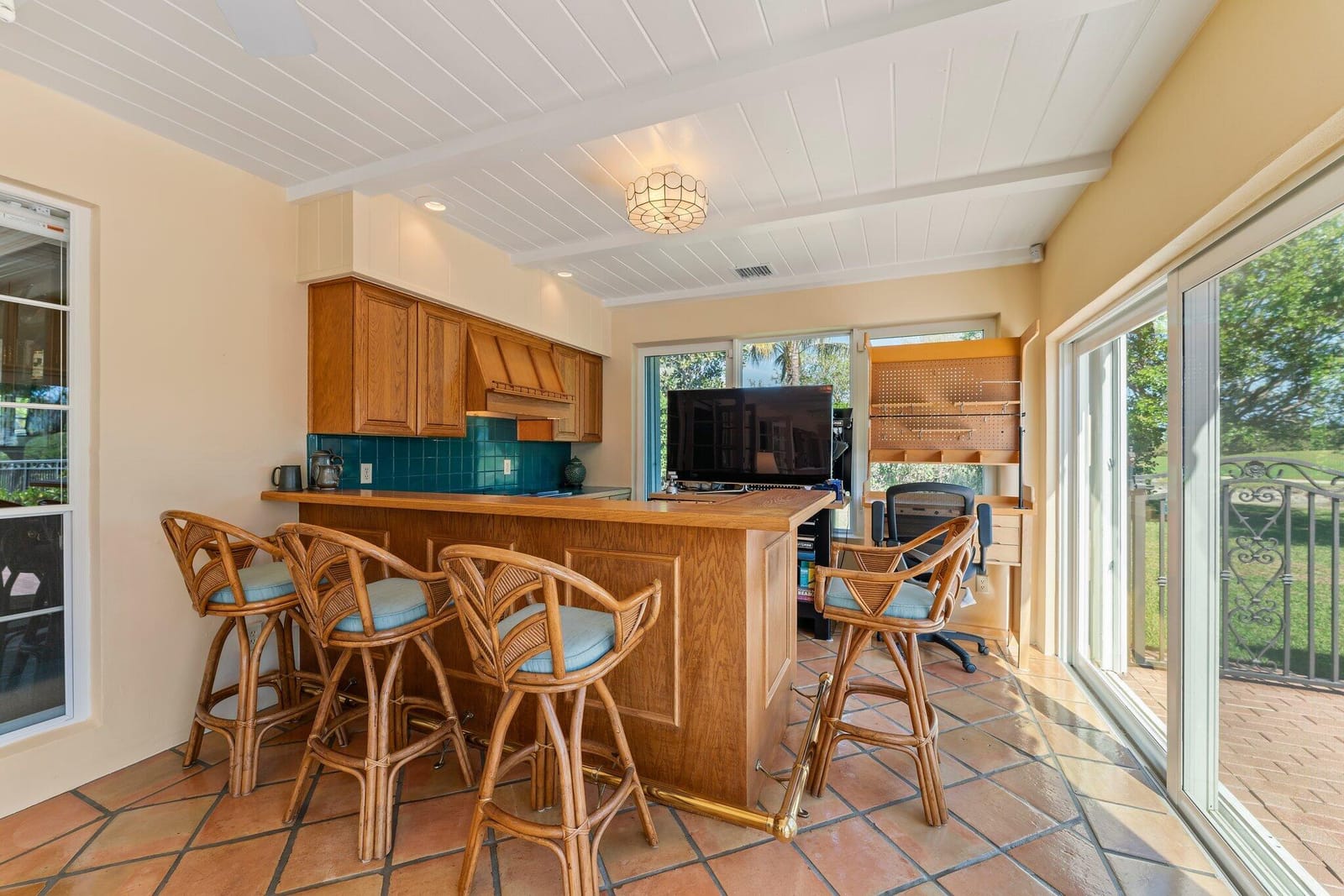 1132 Country Club Drive — photo 12