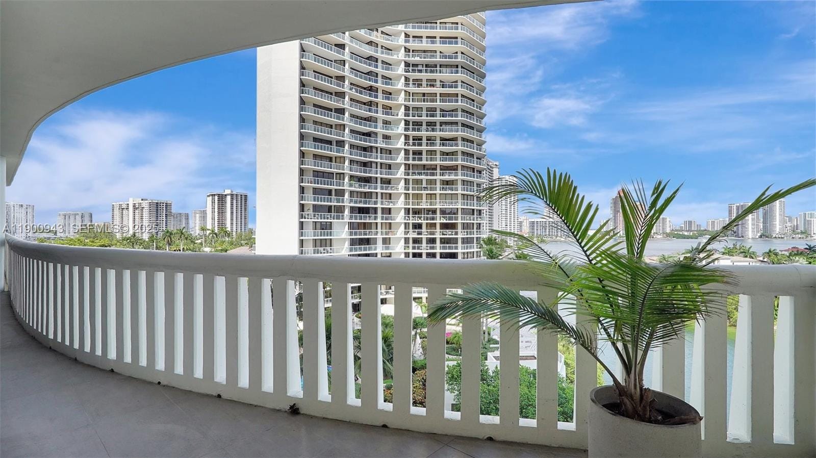 3000 Island Boulevard 905, Aventura, FL 33160 photo 12