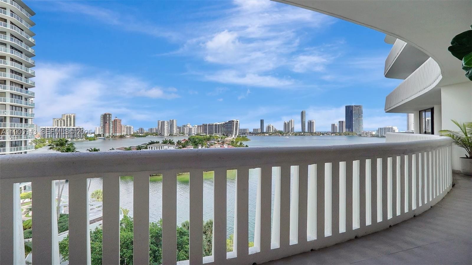 3000 Island Boulevard 905, Aventura, FL 33160 photo 10
