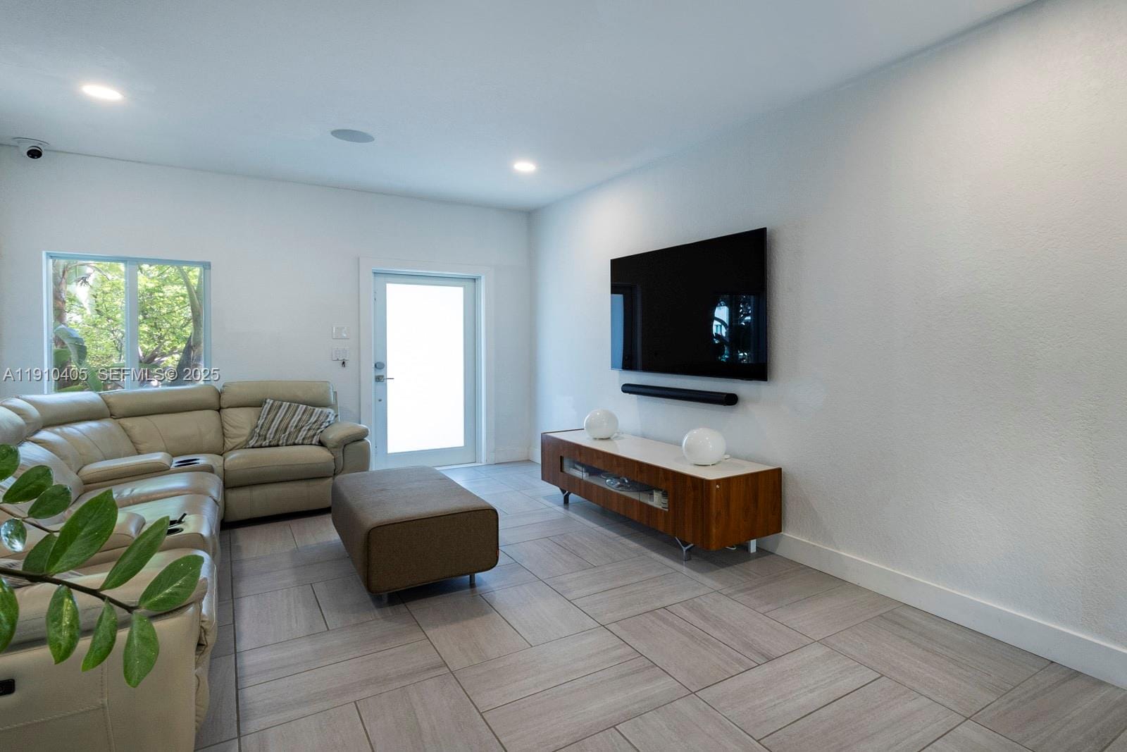 5752 NW 112th Court, Doral, FL 33178 photo 7
