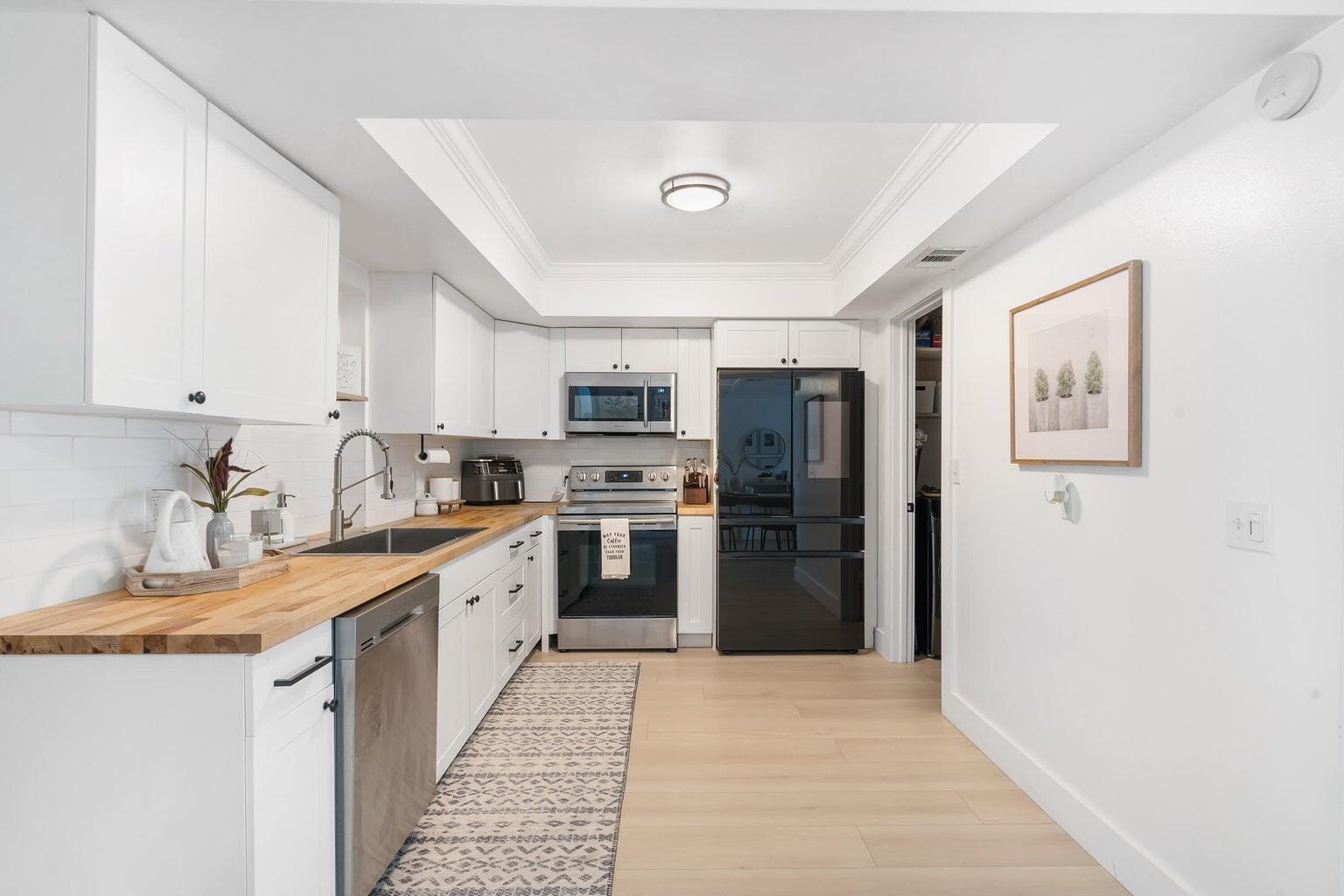 232 Wellesley Drive — photo 4