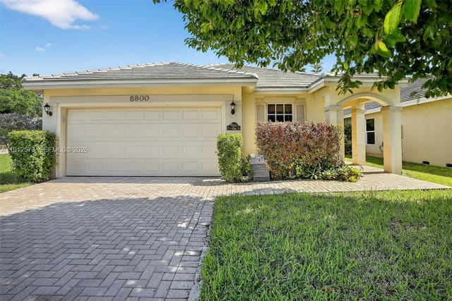 8800 Lake Park Circle N, sold in Forest Ridge Cluster Home, Davie, FL