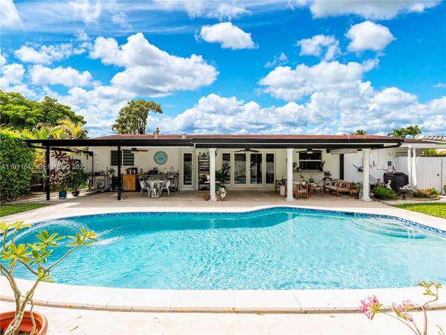 7877 W 16th Avenue, sold in Palm Springs Lakes 5th Ad, Hialeah, FL