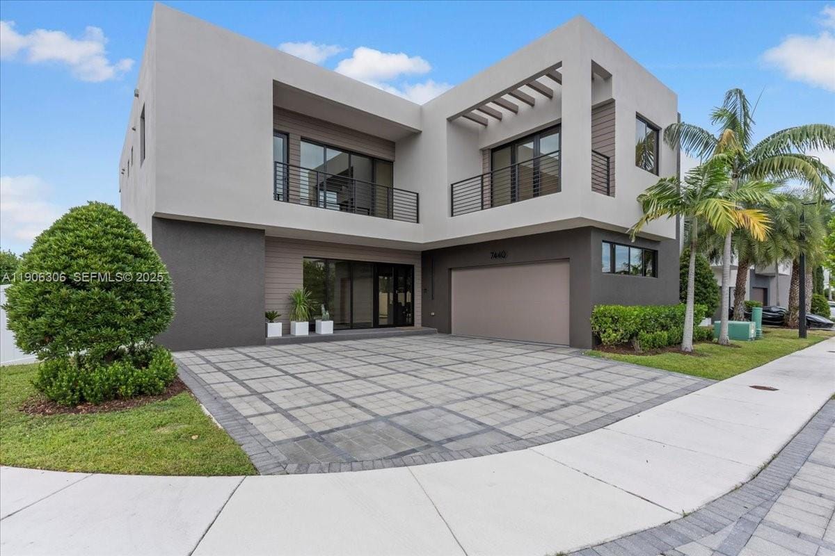 7440 NW 100th Court, Doral, FL 33178 photo 2