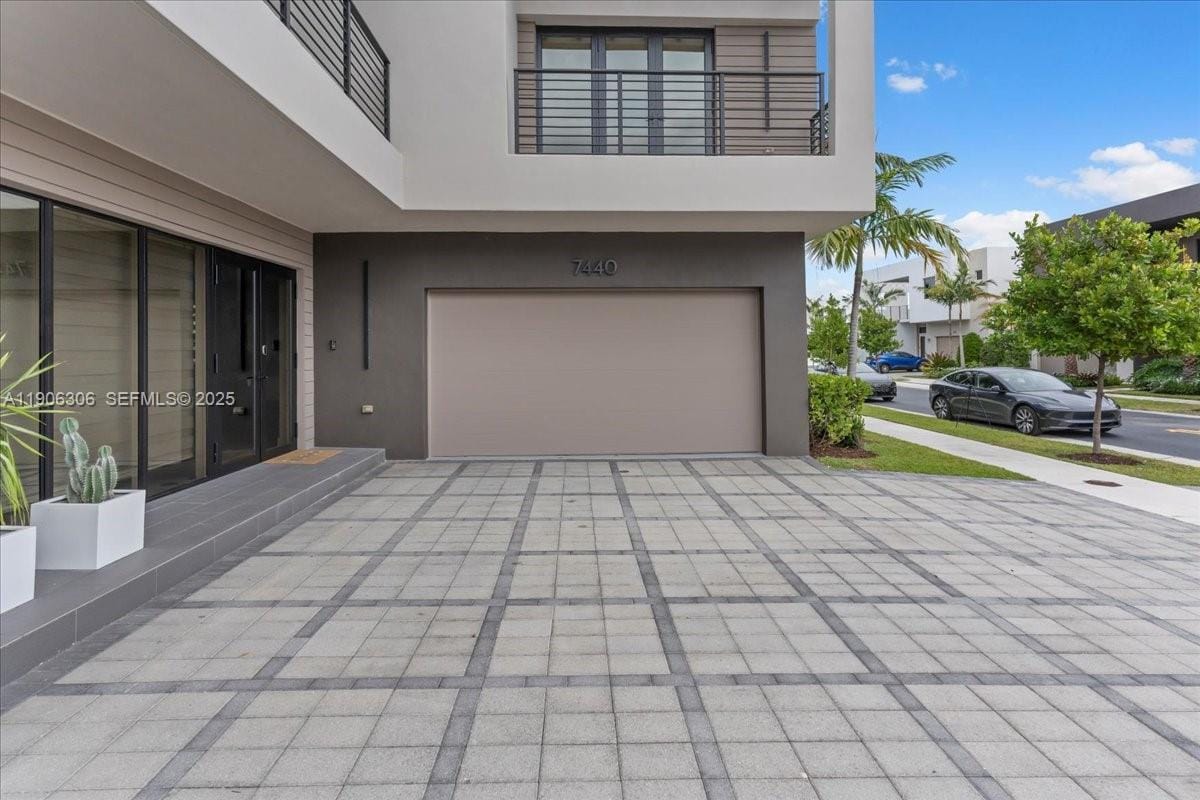 7440 NW 100th Court, Doral, FL 33178 photo 4