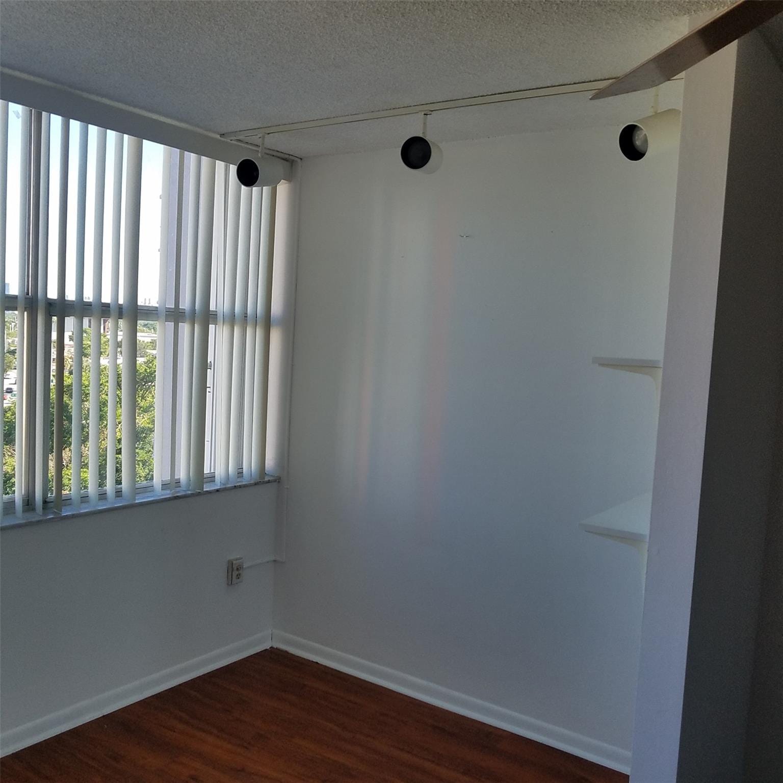1300 NE Miami Gardens Drive 810e, Miami, FL 33179 photo 3