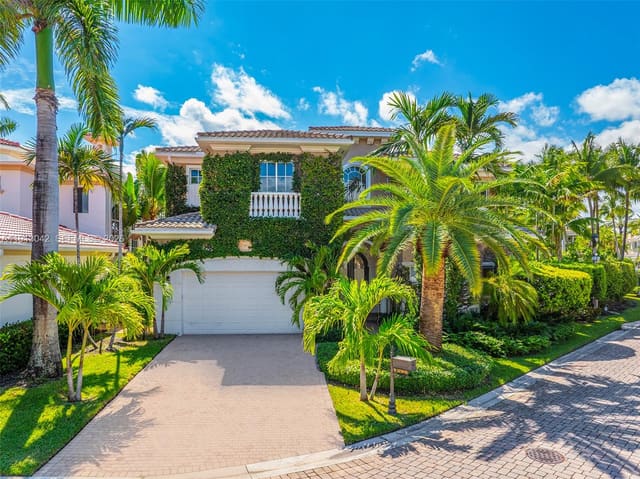 1295 Hatteras Lane, Hollywood, FL 33019