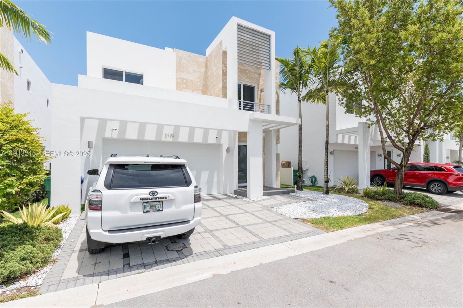 Sold home at 6745 NW 103rd Avenue, Doral, FL 33178