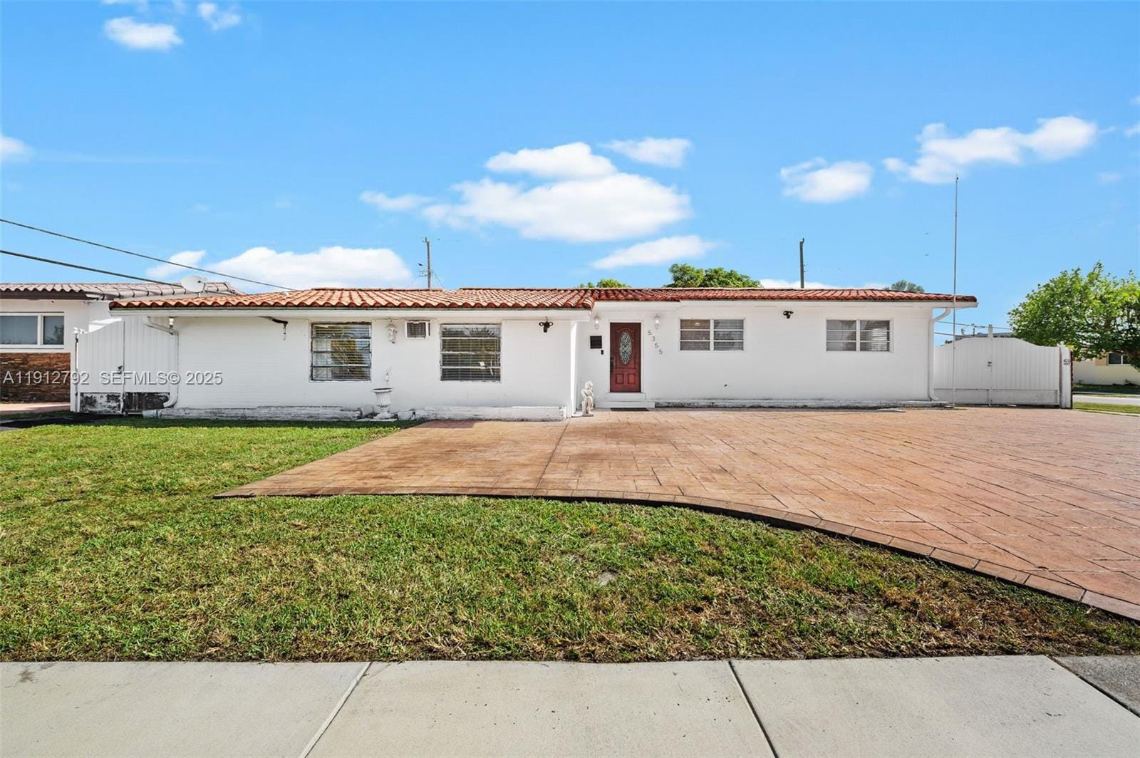 5355 W 5th Lane, Hialeah, FL 33012 photo 2