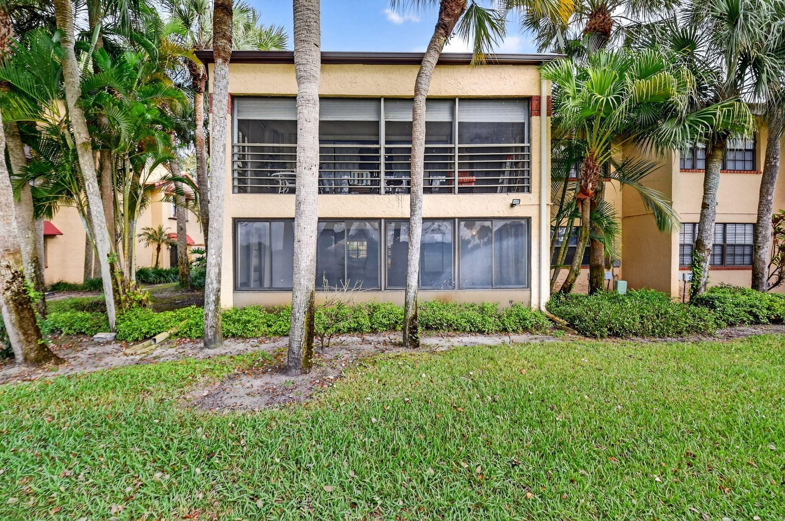 11281 Aspen Glen Drive 104, Boynton Beach, FL 33437 photo 13