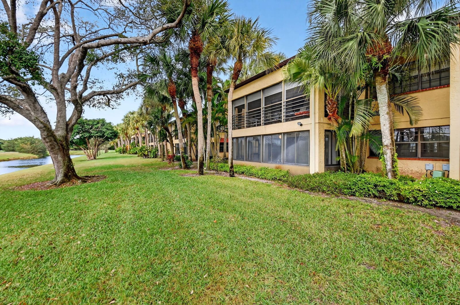11281 Aspen Glen Drive 104, Boynton Beach, FL 33437 photo 14