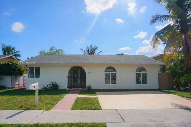 809 SW 10th Street, sold in Golden Heights, Hallandale Beach, FL