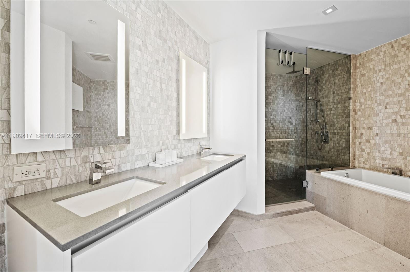 88 SW 7th Street 3101, Miami, FL 33130 photo 16
