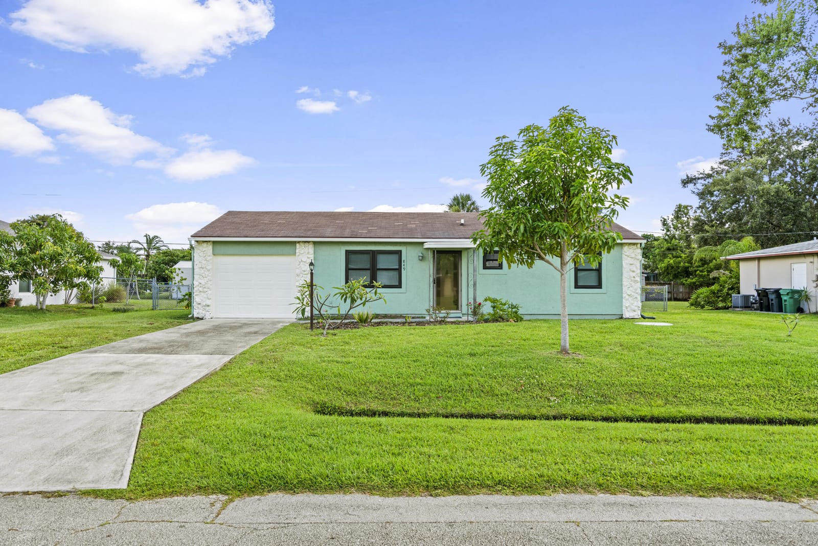 849 SE Celtic Avenue, Port St. Lucie, FL 34983