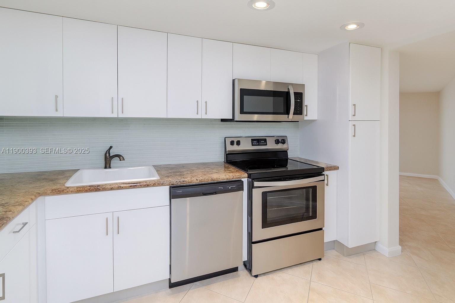 3475 N Country Club Drive 115, Aventura, FL 33180