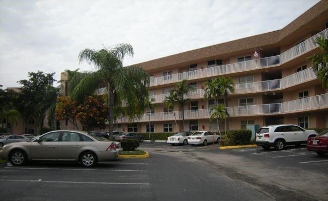 2521 NW 104th Avenue 402 — photo 3