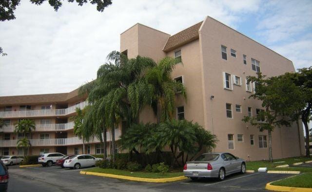 2521 NW 104th Avenue 402 — photo 4