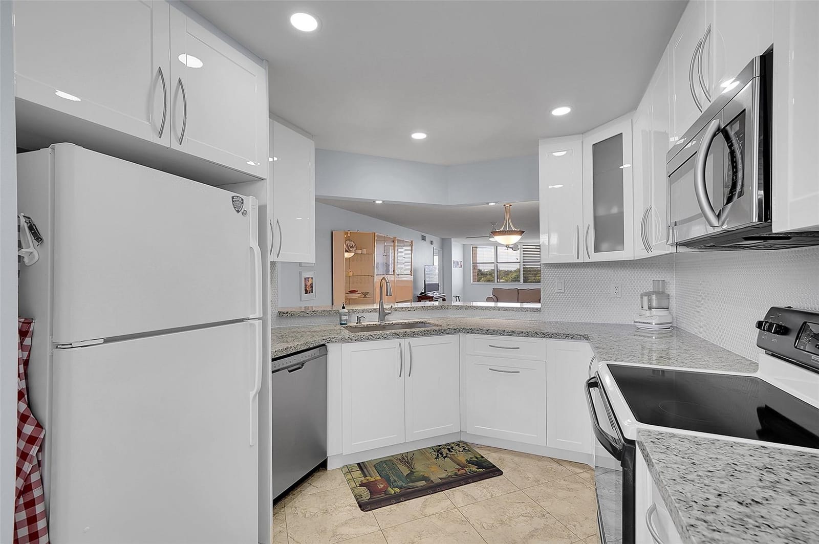 2521 NW 104th Avenue 402 — photo 8