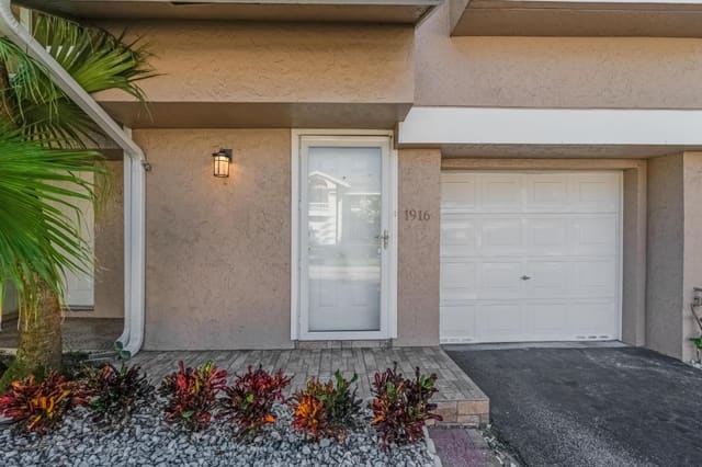 1916 Discovery Circle 1916, sold in Discovery Pointe, Deerfield Beach, FL