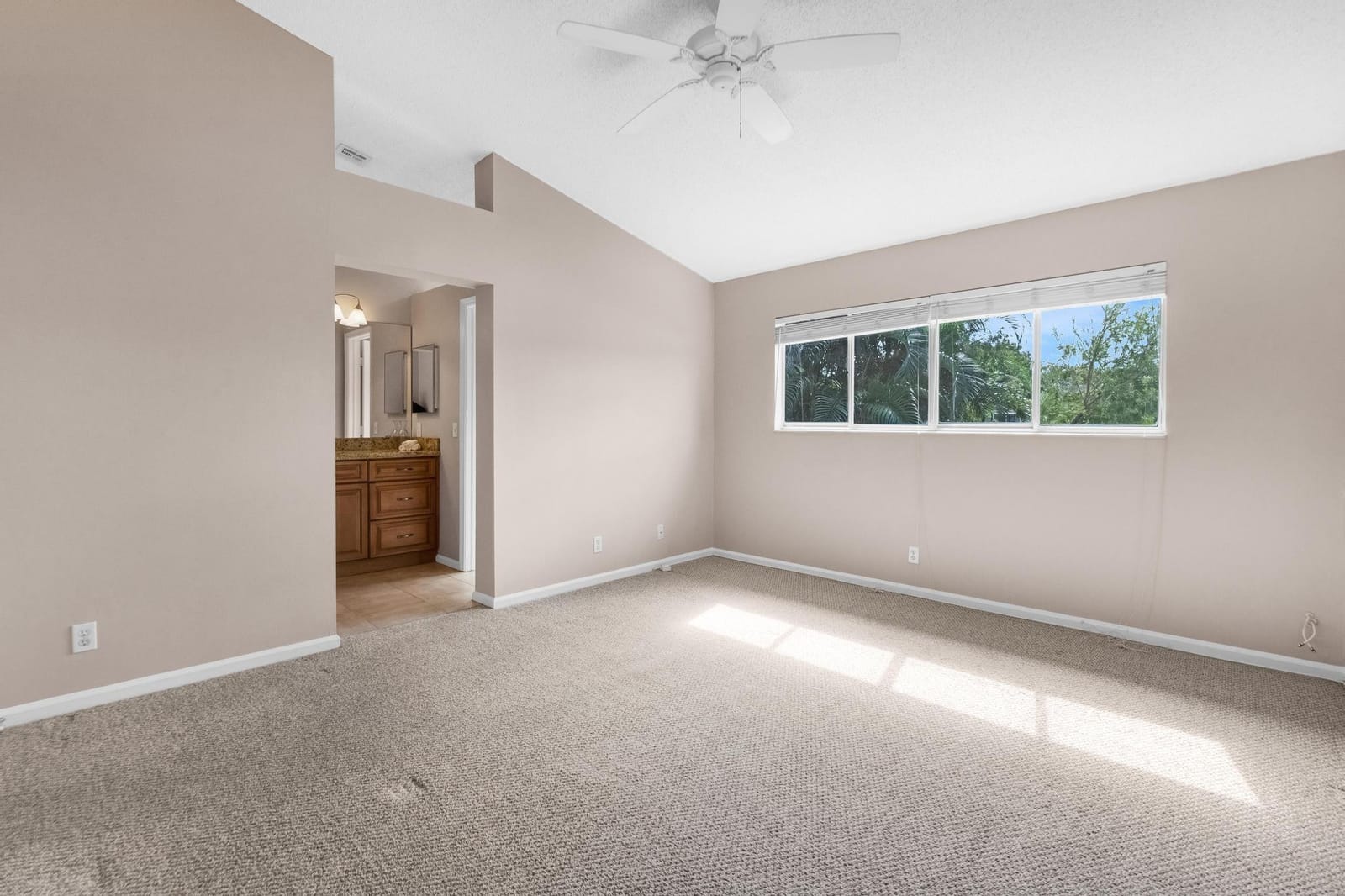 1916 Discovery Circle 1916, Deerfield Beach, FL 33442 photo 14