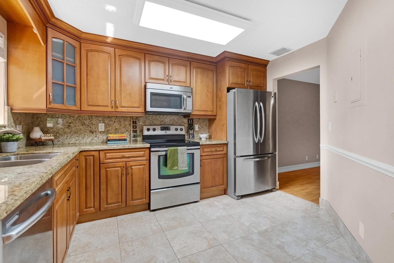 1916 Discovery Circle 1916, Deerfield Beach, FL 33442 photo 4