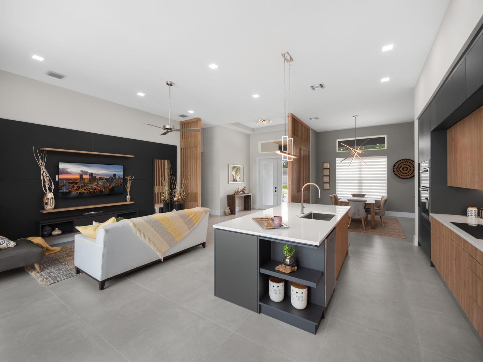 2565 SW Salzedo Avenue — photo 4